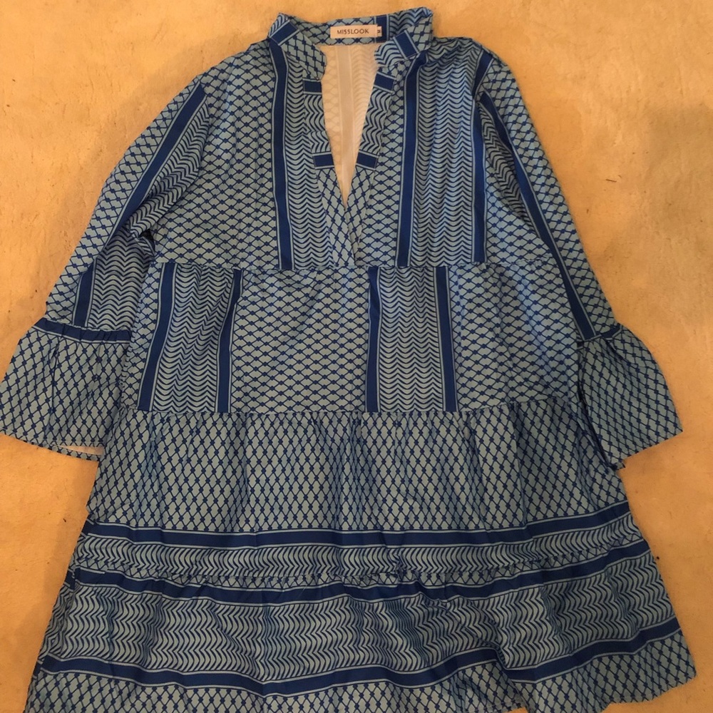 Cute casual dress/ coverup.